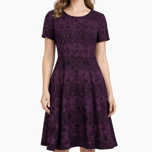 Vince Camuto Dresses & Skirts - Vince Camuto Burgundy and Black Damask Dress